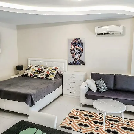 Granada Apartment *